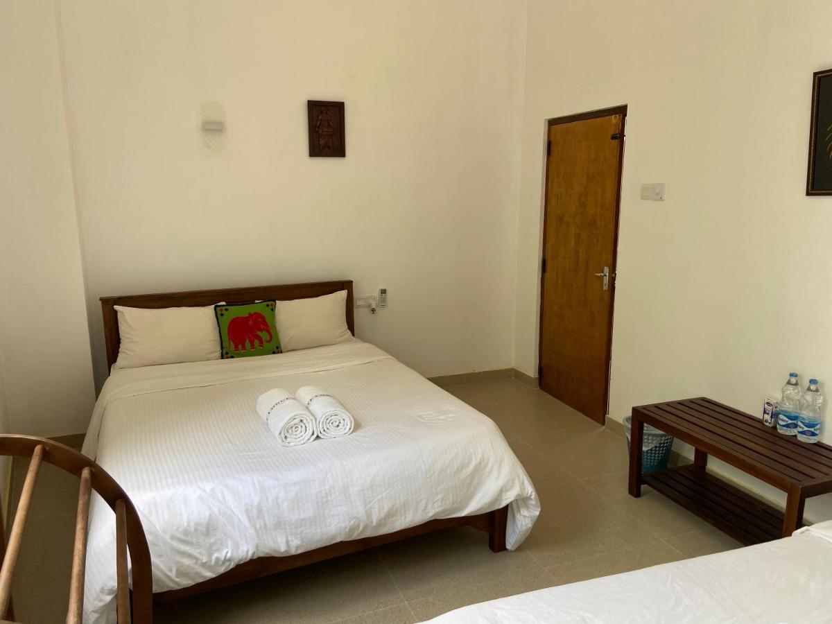 White Lodge Kandy Bagian luar foto