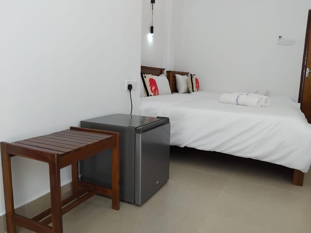 White Lodge Kandy Bagian luar foto
