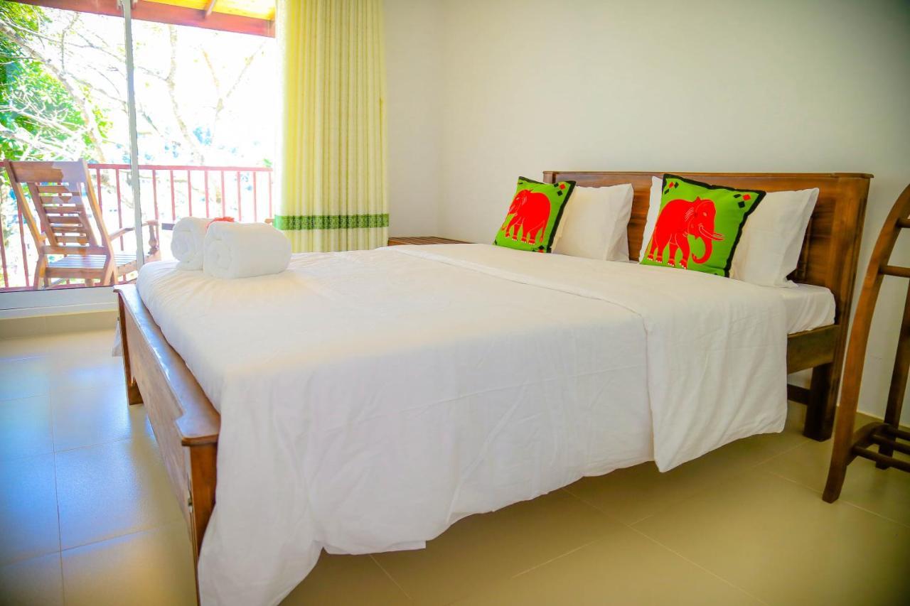 White Lodge Kandy Bagian luar foto