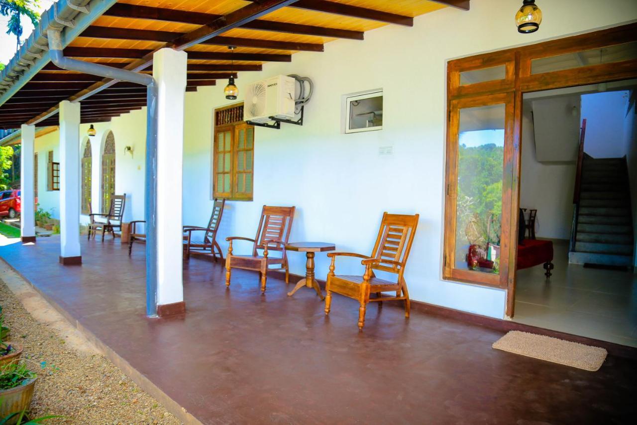 White Lodge Kandy Bagian luar foto