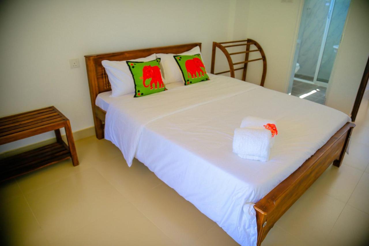 White Lodge Kandy Bagian luar foto