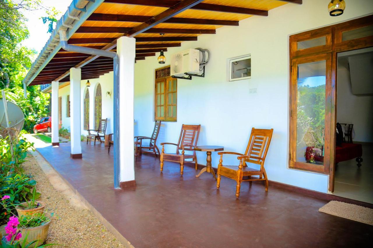 White Lodge Kandy Bagian luar foto