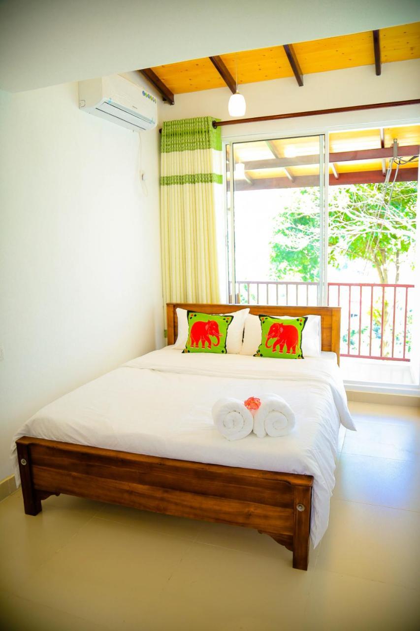 White Lodge Kandy Bagian luar foto