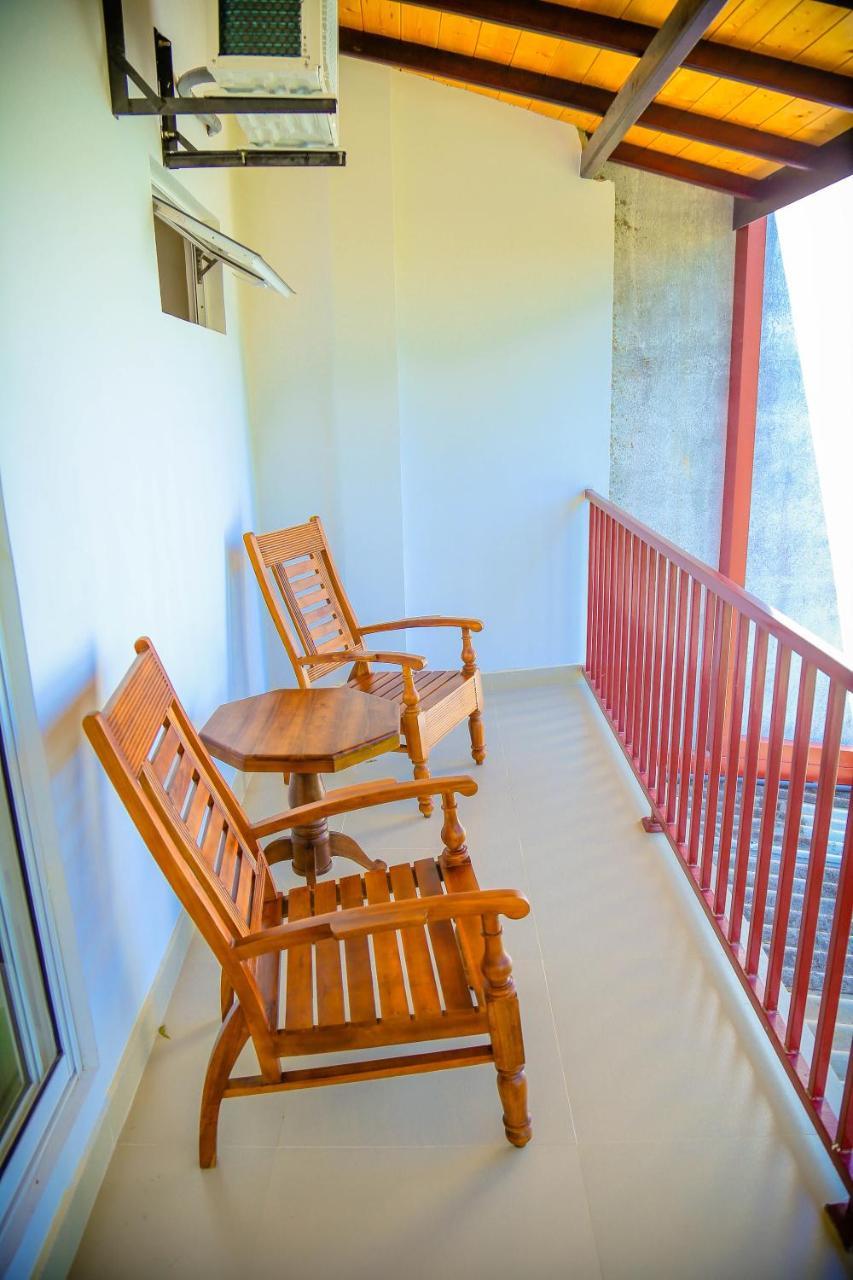 White Lodge Kandy Bagian luar foto