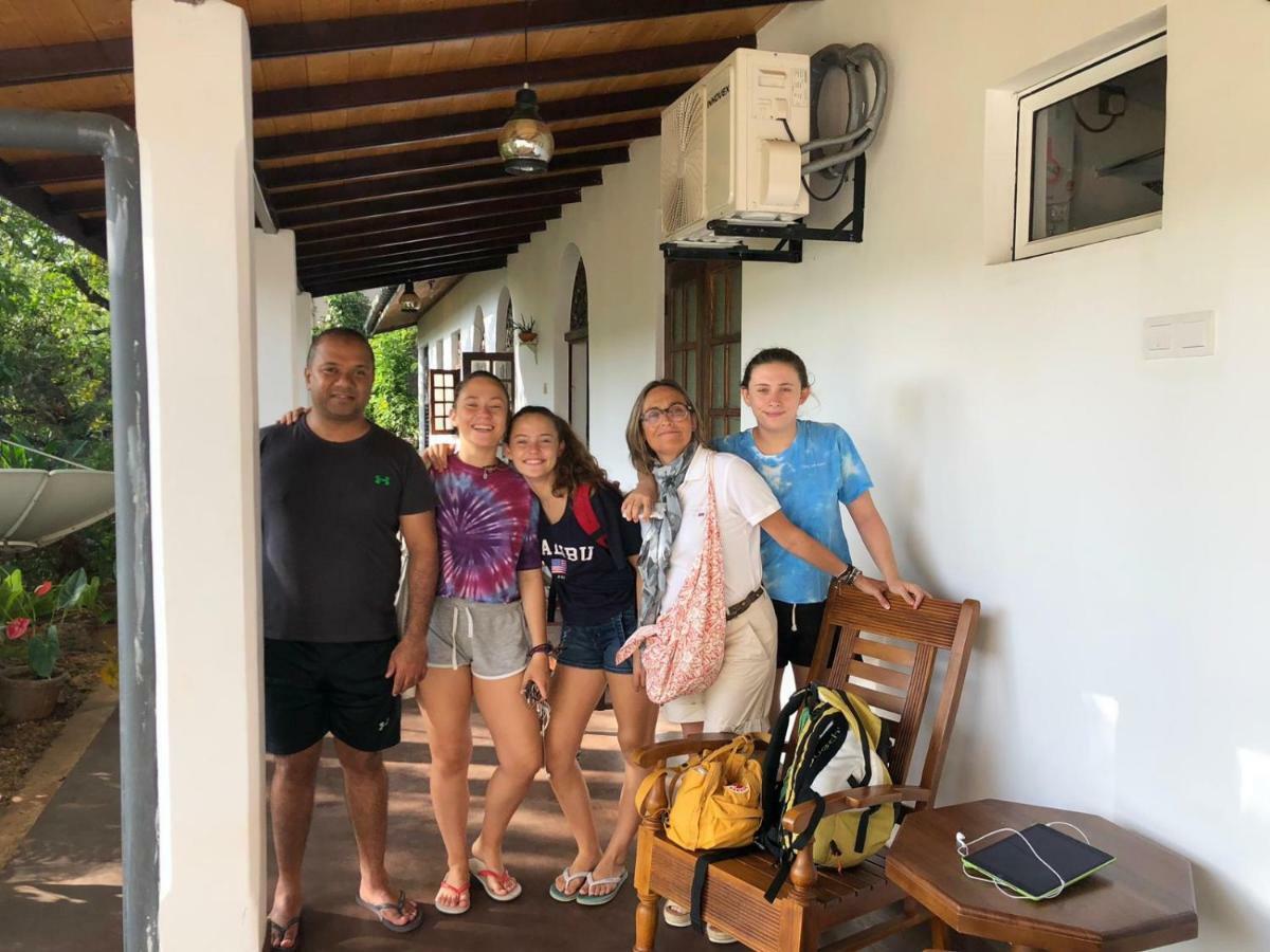 White Lodge Kandy Bagian luar foto