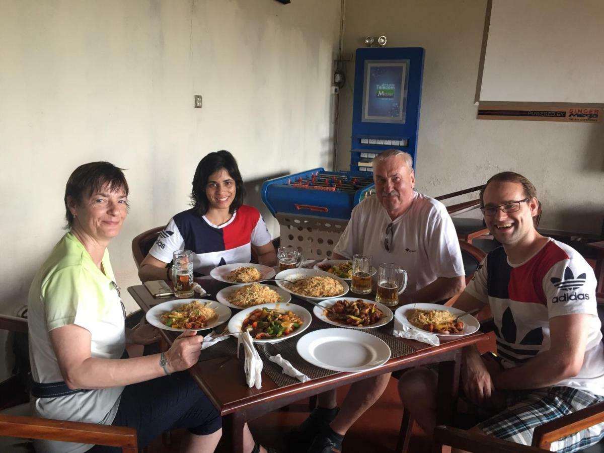 White Lodge Kandy Bagian luar foto